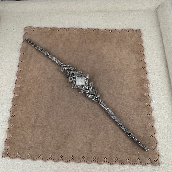 Fabulous Vintage 1920-1930's Ladies Wrist Watch Bracelet with Marcasite Settings - Picture 5 of 10